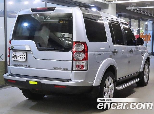 Land Rover Discovery 2010 — photo 4