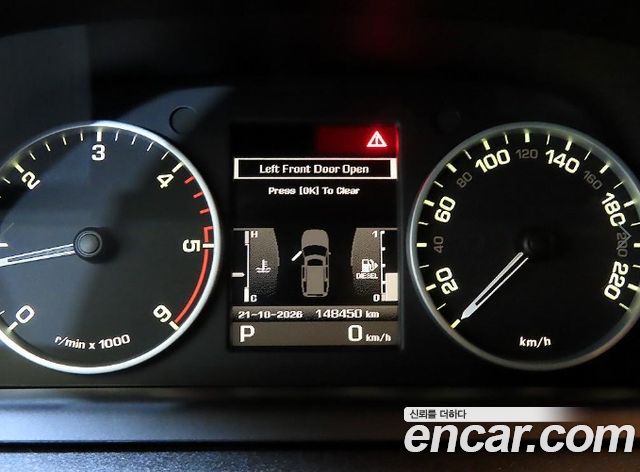 Land Rover Discovery 2010 — photo 9