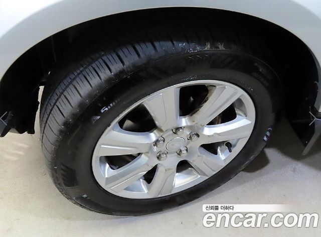 Land Rover Discovery 2010 — photo 11