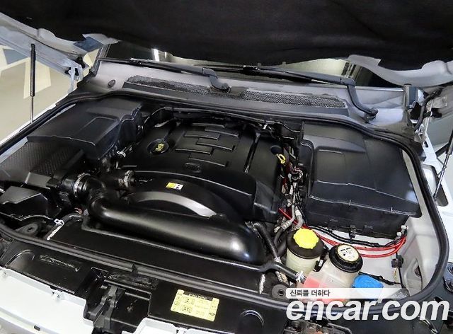 Land Rover Discovery 2010 — photo 12
