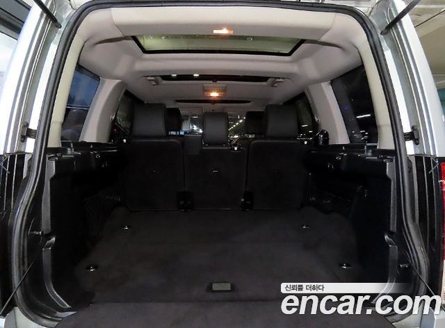 Land Rover Discovery 2010 — photo 13