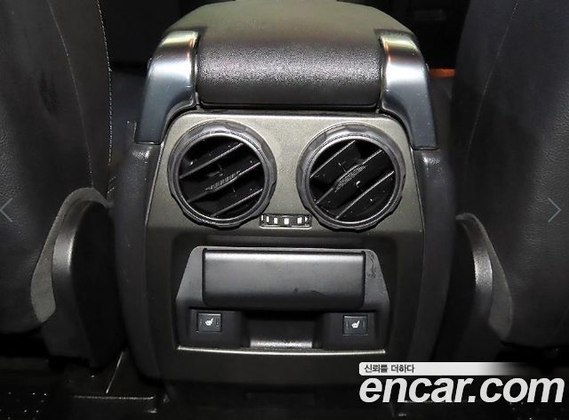 Land Rover Discovery 2010 — photo 18