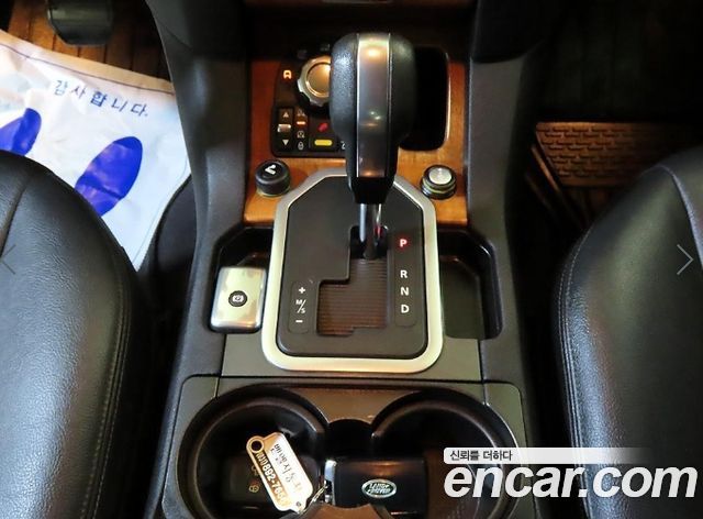 Land Rover Discovery 2010 — photo 19