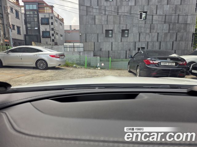 Mercedes-Benz E-Class 2019 — photo 12