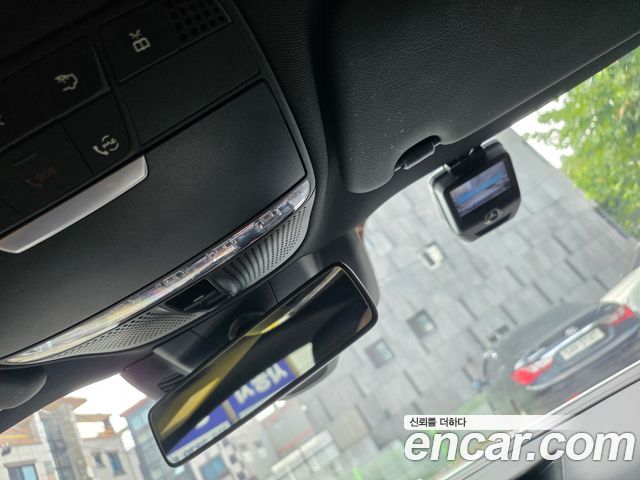 Mercedes-Benz E-Class 2019 — photo 16