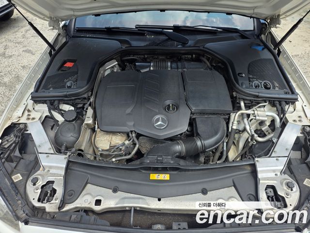 Mercedes-Benz E-Class 2019 — photo 19