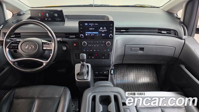 Hyundai Staria 2022 — photo 10
