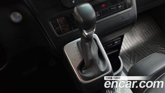 Hyundai Staria 2022 — photo 12
