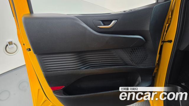 Hyundai Staria 2022 — photo 14