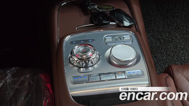 Genesis G90 2023 — photo 12