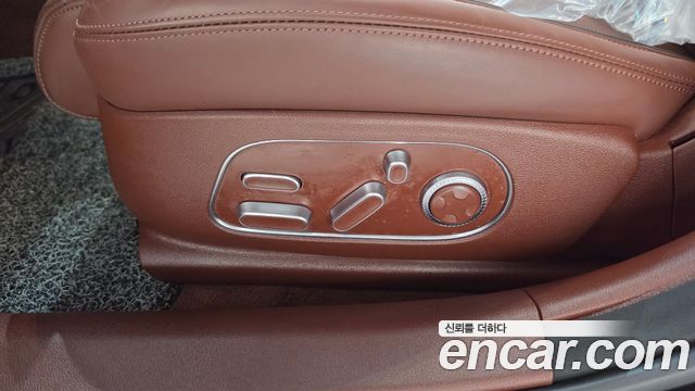 Genesis G90 2023 — photo 32
