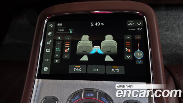 Genesis G90 2023 — photo 38
