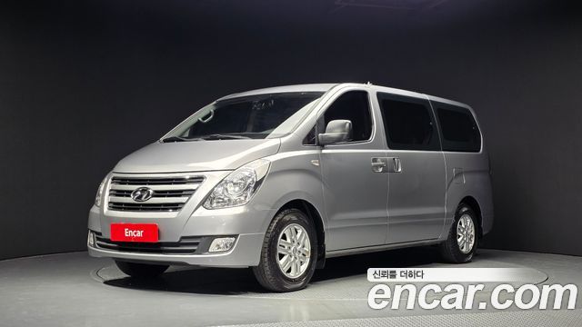 Hyundai Starex 2017 — photo 1