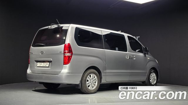 Hyundai Starex 2017 — photo 2