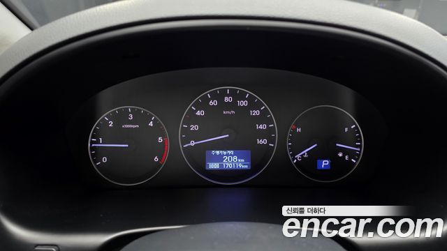 Hyundai Starex 2017 — photo 8