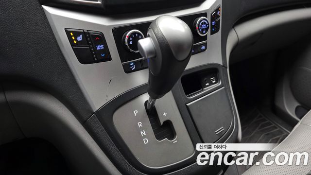 Hyundai Starex 2017 — photo 9