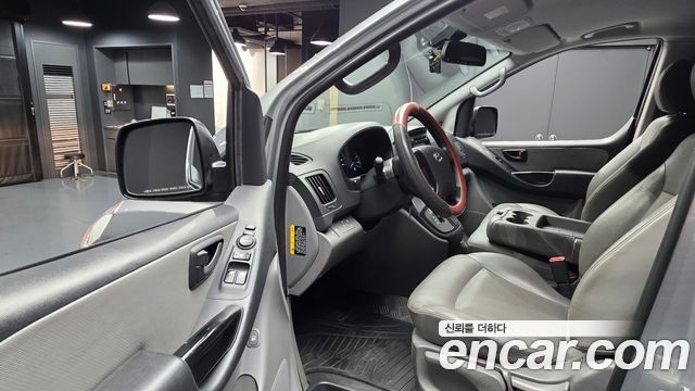Hyundai Starex 2017 — photo 10