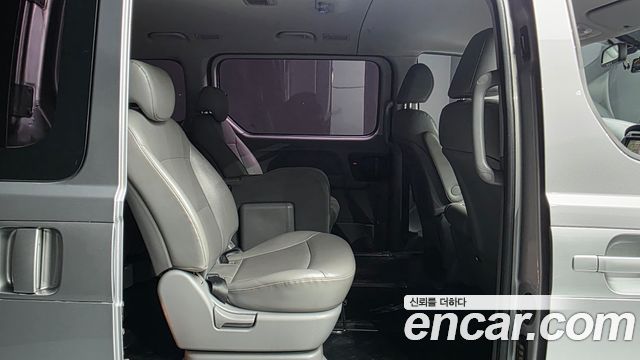 Hyundai Starex 2017 — photo 11