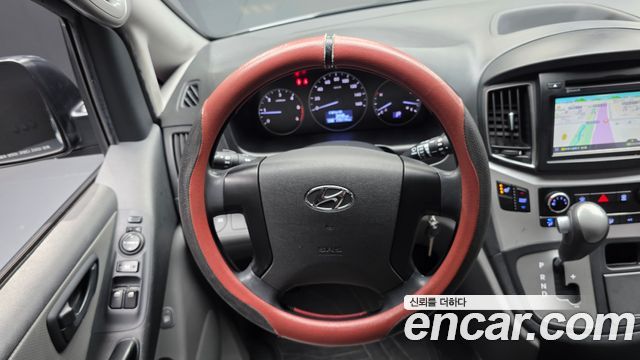 Hyundai Starex 2017 — photo 13