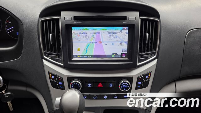 Hyundai Starex 2017 — photo 14