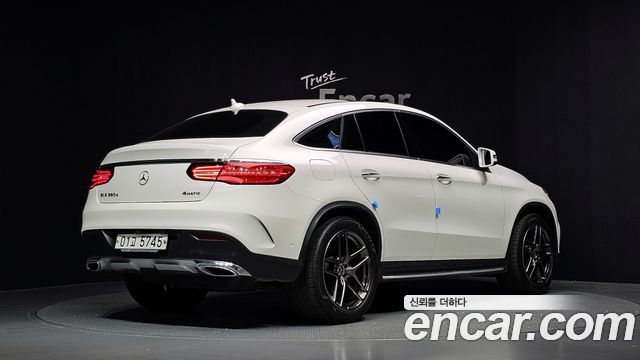 Mercedes-Benz GLE-Class 2018 — photo 2
