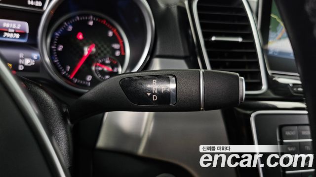 Mercedes-Benz GLE-Class 2018 — photo 12