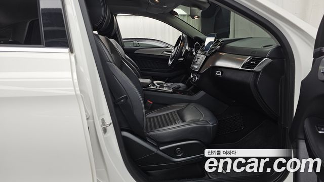 Mercedes-Benz GLE-Class 2018 — photo 17