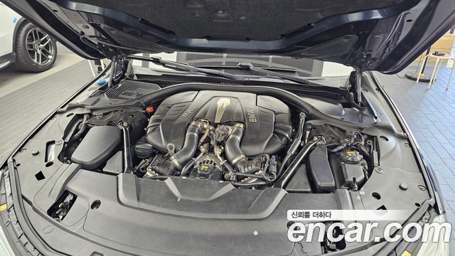 BMW 7-Series 2016 — photo 6