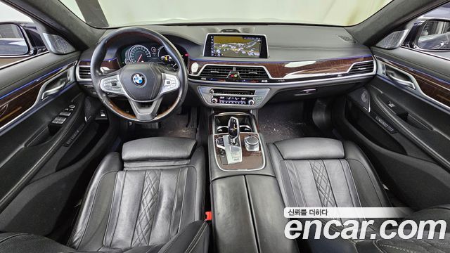 BMW 7-Series 2016 — photo 7