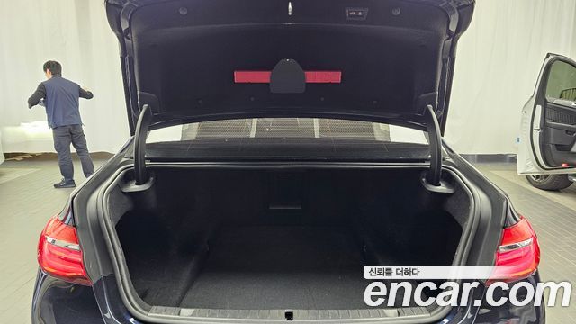 BMW 7-Series 2016 — photo 20