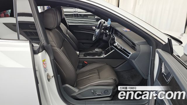 Audi A7 2021 — photo 11