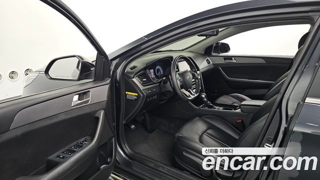 Hyundai Sonata 2018 — photo 13
