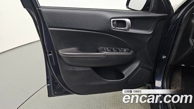 Hyundai Venue 2022 — photo 14