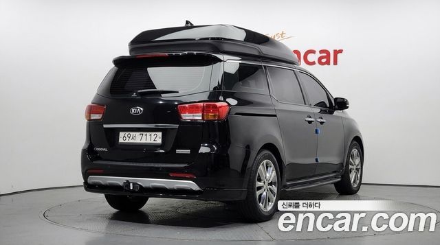 Kia Canival 2017 — photo 2
