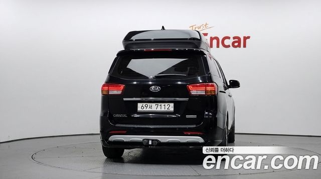 Kia Canival 2017 — photo 4
