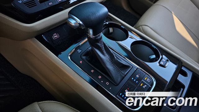 Kia Canival 2017 — photo 9
