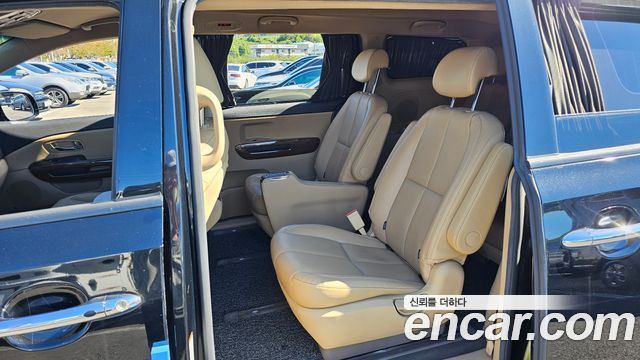 Kia Canival 2017 — photo 12