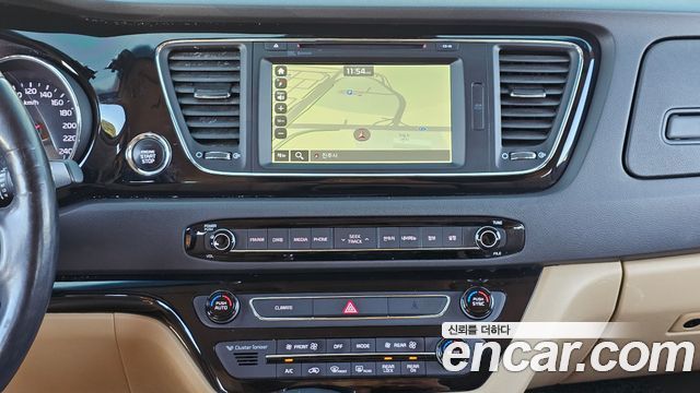 Kia Canival 2017 — photo 14