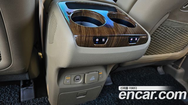 Kia Canival 2017 — photo 18
