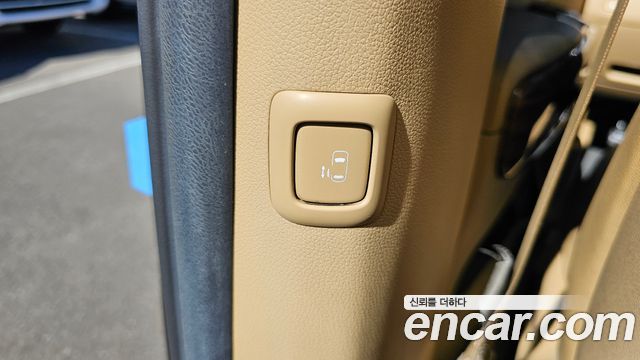 Kia Canival 2017 — photo 19