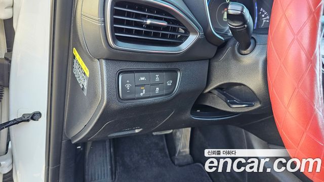 Hyundai Santafe 2019 — photo 16