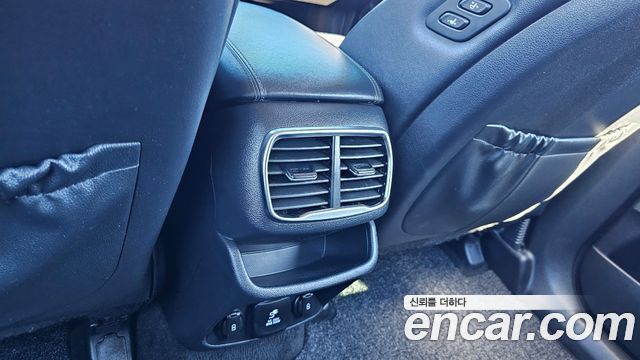 Hyundai Santafe 2019 — photo 17