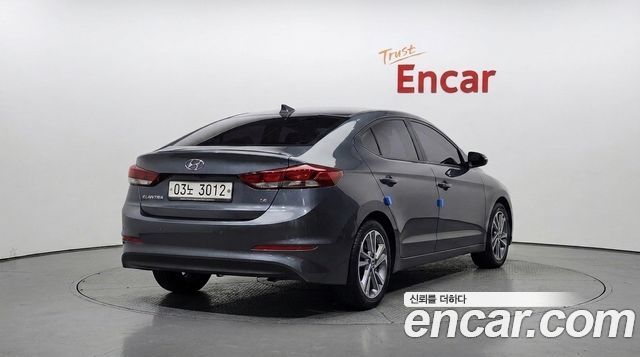 Hyundai AVANTE 2018 — photo 2