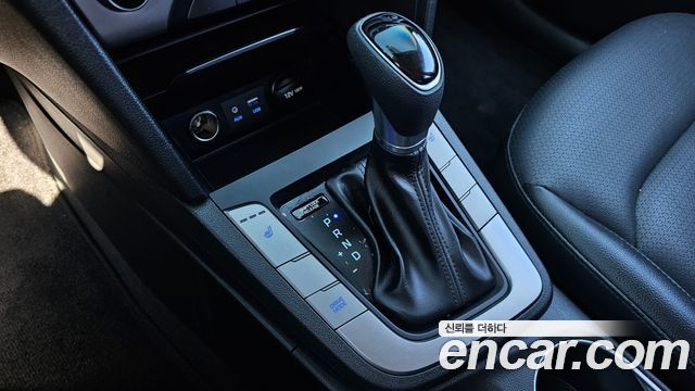 Hyundai AVANTE 2018 — photo 9
