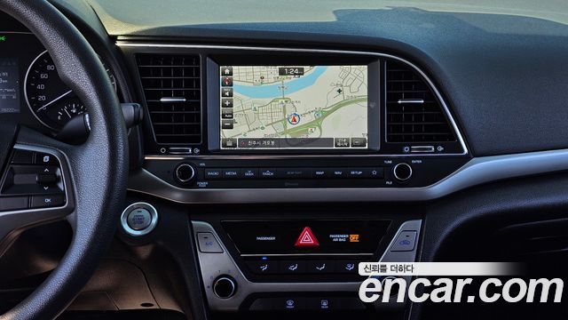 Hyundai AVANTE 2018 — photo 14