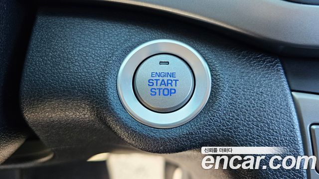 Hyundai AVANTE 2018 — photo 16