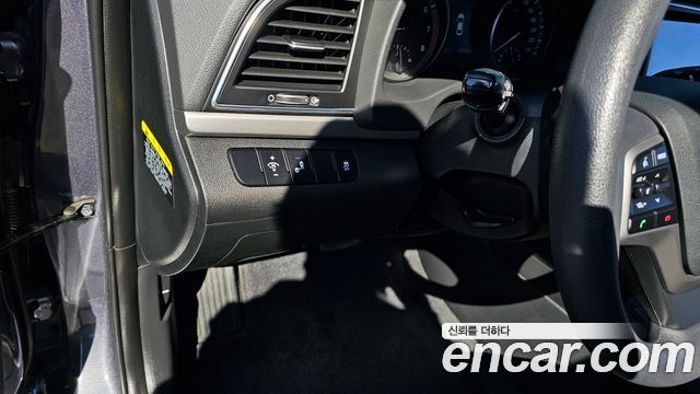 Hyundai AVANTE 2018 — photo 18
