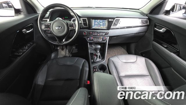 Kia Niro 2018 — photo 10