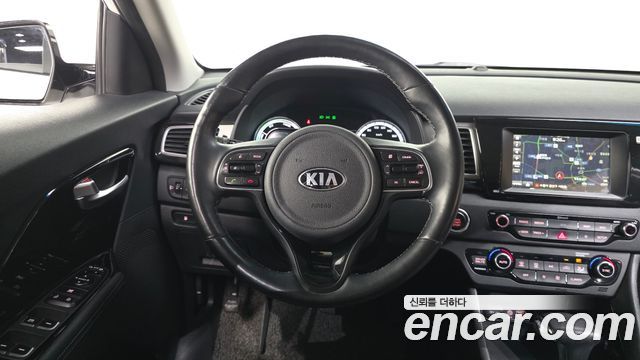 Kia Niro 2018 — photo 19