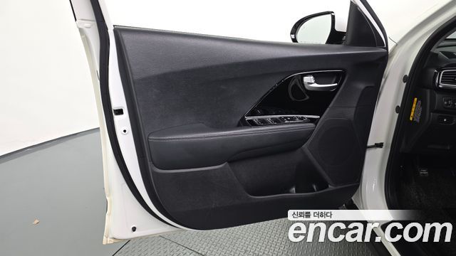 Kia Niro 2018 — photo 14